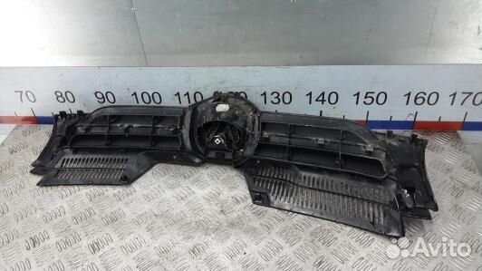 Решетка радиатора volkswagen golf 5 (9DN07QF01)