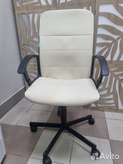 Офисное кресло бу 2 шт