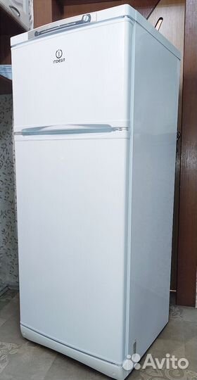 Холодильник indesit