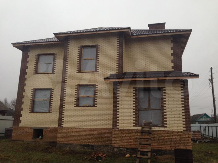 Дом 175 м² на участке 9,5 сот.