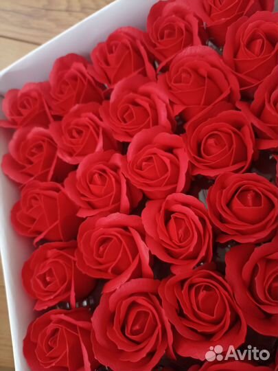 Мыльные розы красные 50 штук в коробке