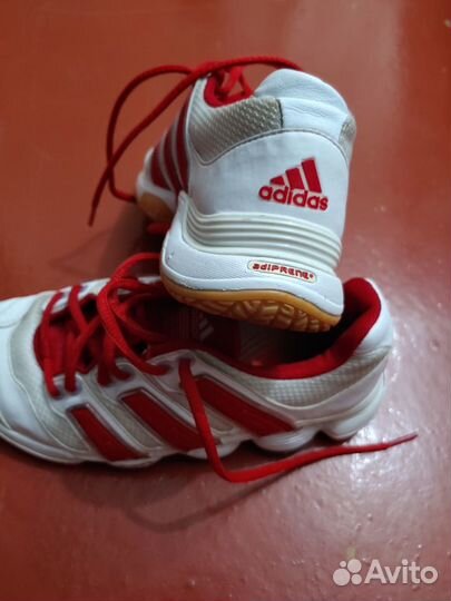 Кроссовки жен. adidas мод. 