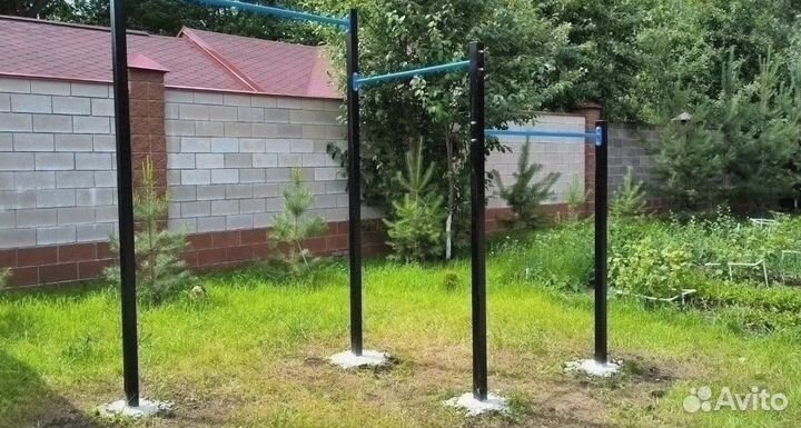 Уличный турник для всей семьи можно и качели