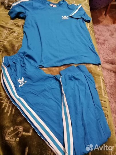 Спортивный костюм женский