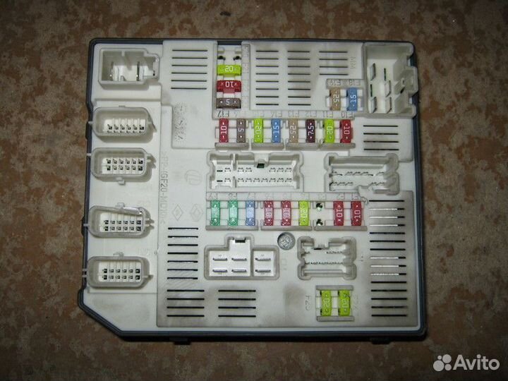 Блок предохранителей Renault Megane 3