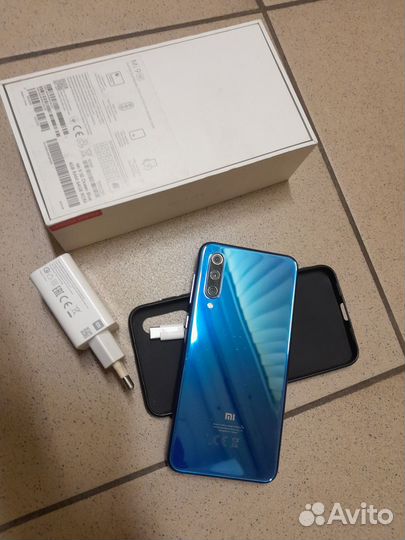 Xiaomi Mi 9 SE, 6/64 ГБ