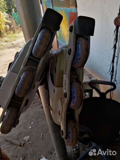 Роликовые коньки