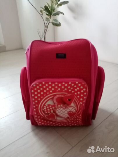 Школьный рюкзак с ортопедической спинкой