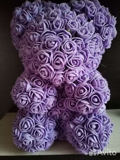 Мишка и букет из игрушек