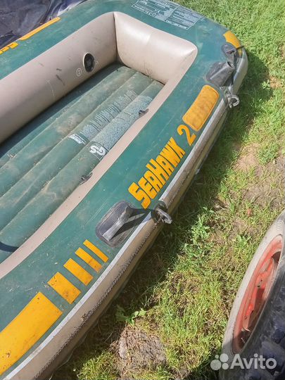 Лодка весельная