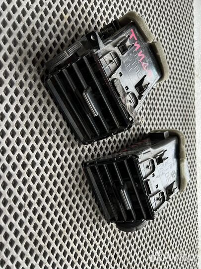 Дефлектор Воздуховод печки Nissan tiida C11