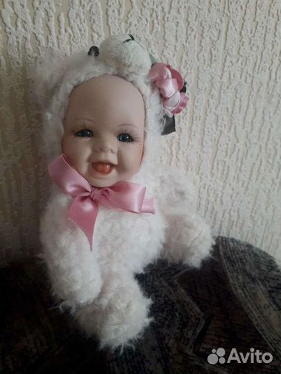 Кукла пупс с фарфоровым личиком