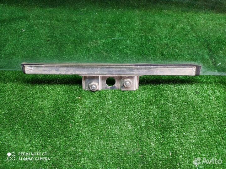 Стекло двери переднее правое LADA 2114