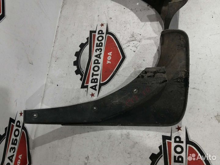 Брызговик передний правый mazda CX-7