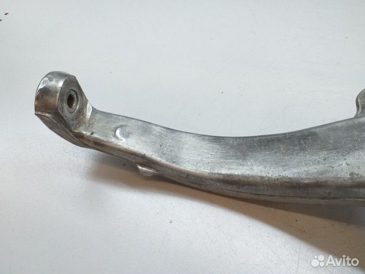 Кулак поворотный передний левый Lexus Is250 XE20