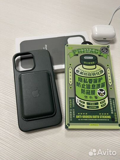 Чехол и кошелек кожаные для iPhone 13 Pro зеленый