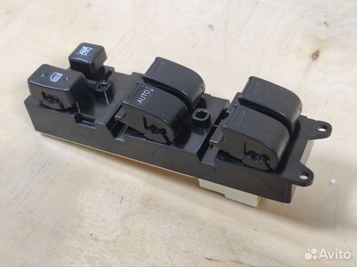 Кнопки стеклоподъемника Toyota Carina E Camry