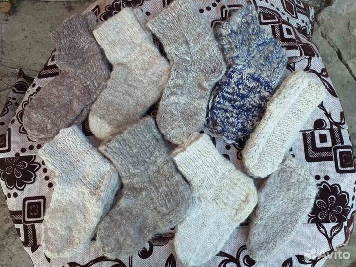 Шерстяные носки, следки и варежки