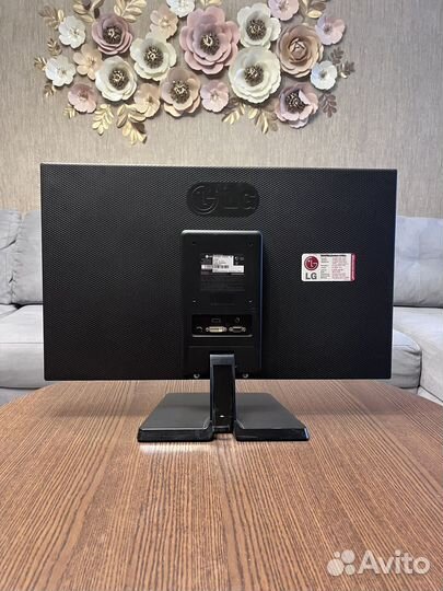 Монитор LG 27