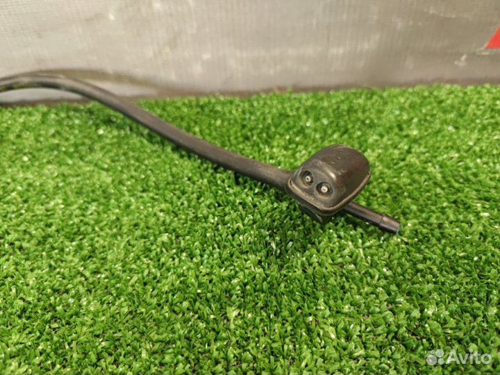 Форсунки омывателя лобового стекла Ford Focus 2