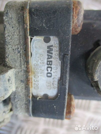 Кран уровня пола главный Volvo 20514449