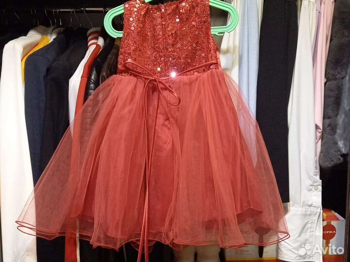 Нарядное платье