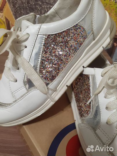 Кроссовки для девочки