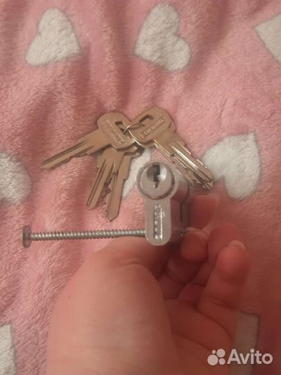 Личинки 2 шт