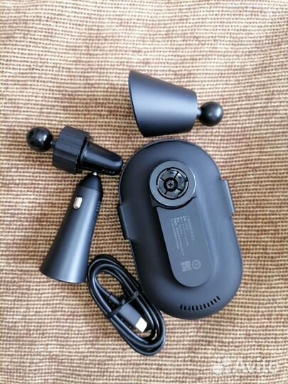 Держатель для телефона с беспроводной зарядкой