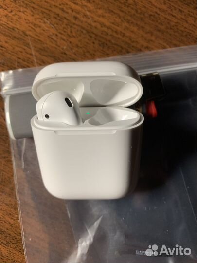 Airpods 1 поколение
