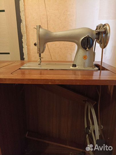 Швейная машина Чайка