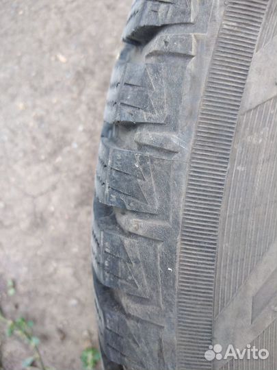 Toyo Observe Ice-Freezer 215/60 R16 92