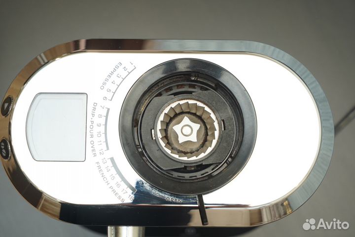 DeLonghi кофеварка EC 685 и кофемолка KG 521.M