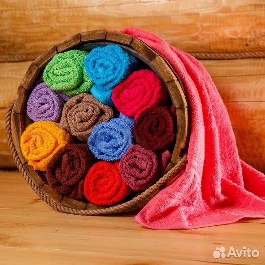 Махровые полотенца цветные(белые)