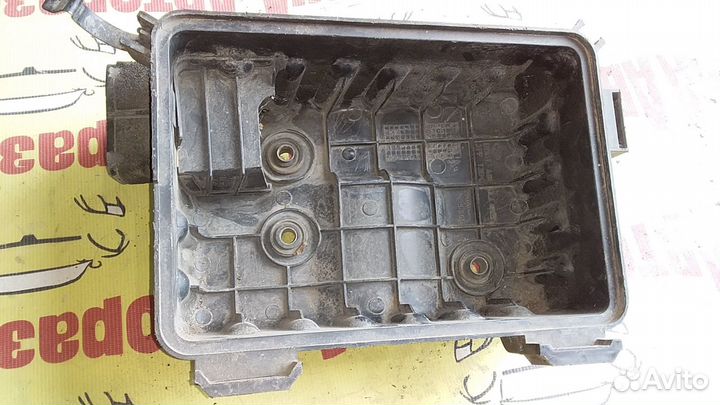 Корпус воздушного фильтра нижняя часть Hyundai