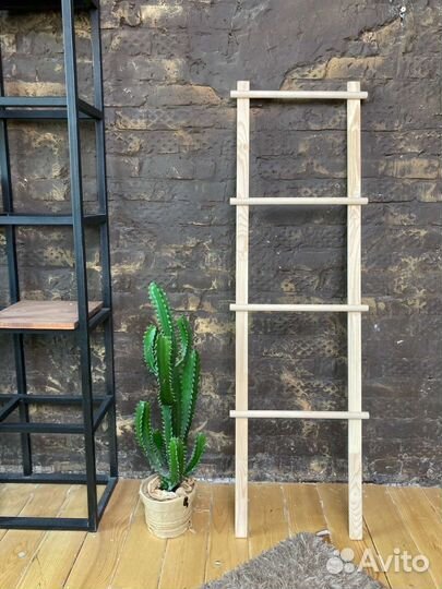 Вешалка-лестница напольная как из IKEA