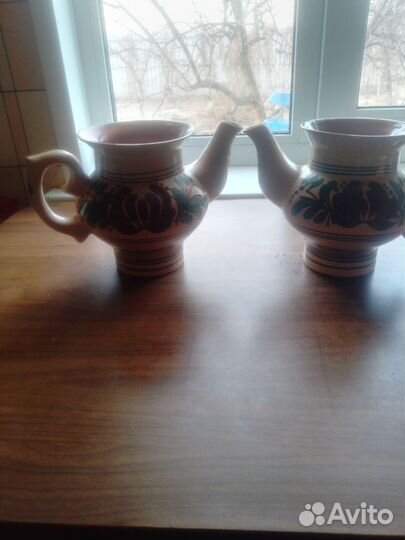 Пара керамических чайников