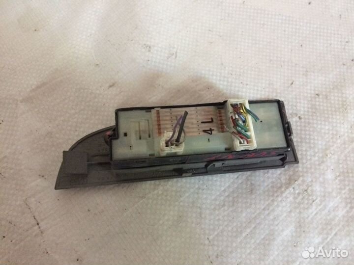 Блок управления стеклоподъемниками Тойота Витц