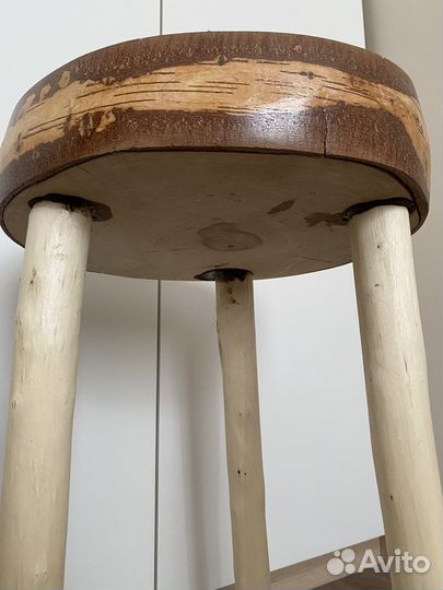 Столик из дерева