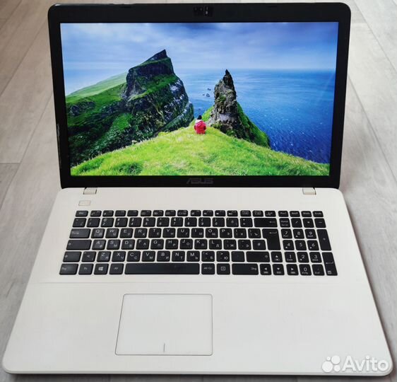Asus\дисплей 17\Intel 4 ядра\SSD 128\Ozu 8g\Акб 4ч