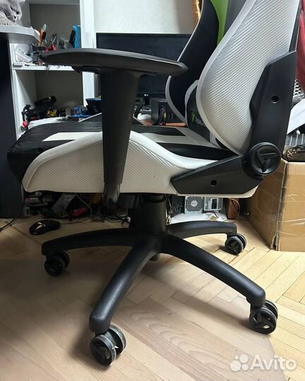 Кресло компьютерное игровое ThunderX3 XC3