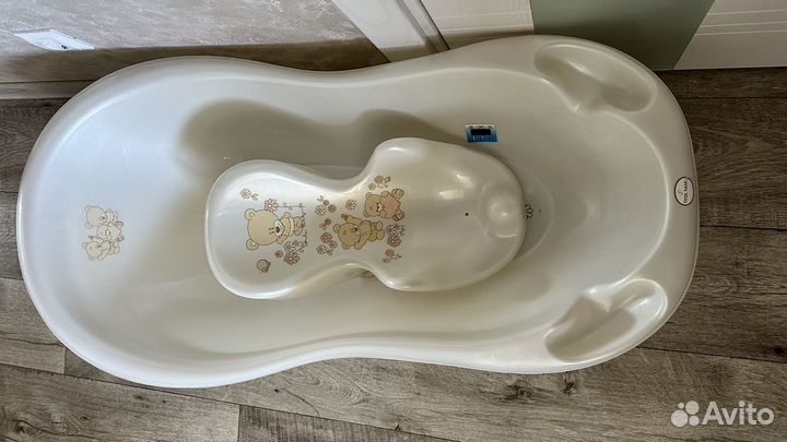 Ванночка для купания новорожденного с горкой