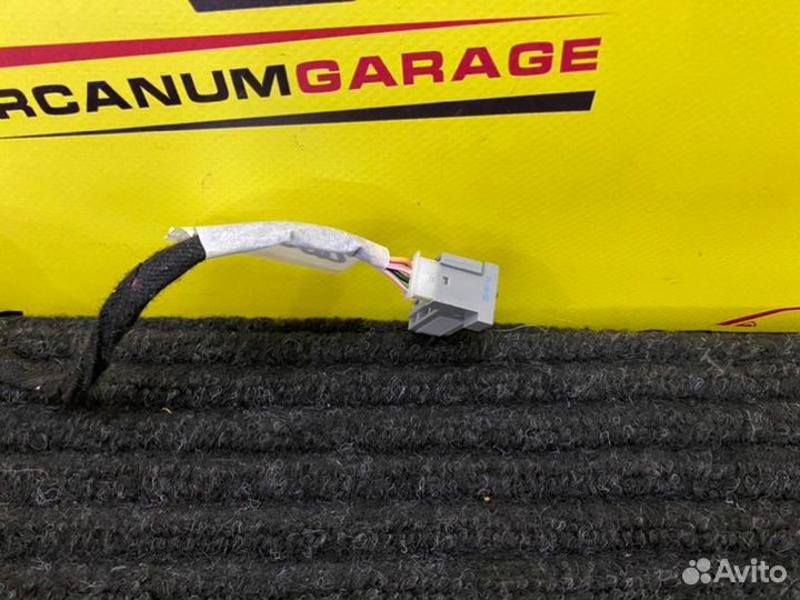 Выключатель стоп сигнала Mercedes 204 W204