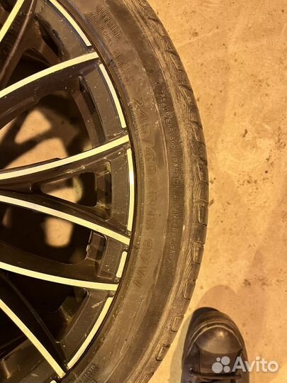 Продам литые диски с резиной