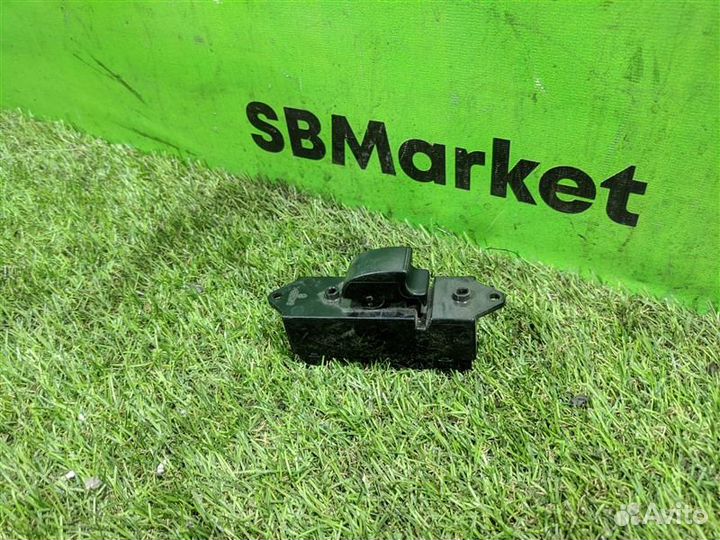 Кнопка стеклоподъемника передняя левая Mitsubishi