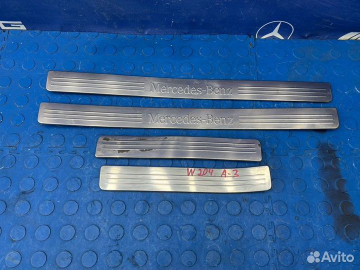 Накладка на порог задняя Mercedes C200 204 271.860