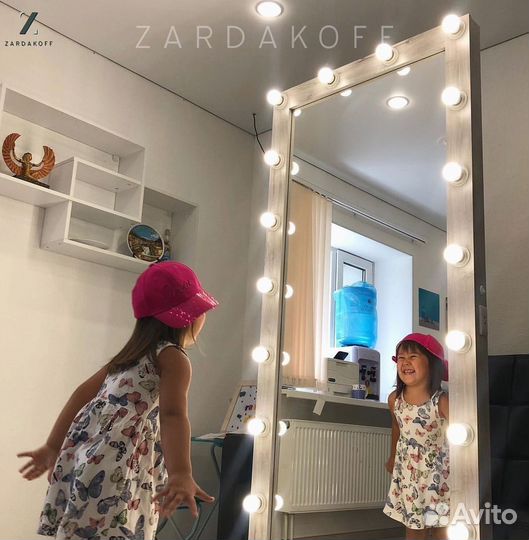 Гримерное зеркало с подсветкой