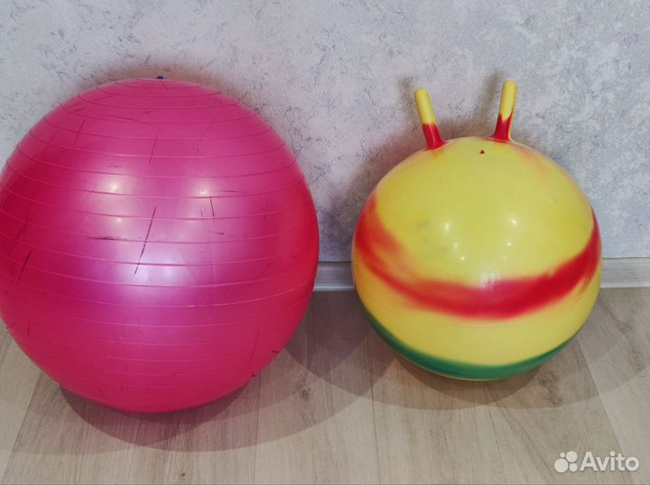 Гимнастический мяч с ручками 65 и 50 см