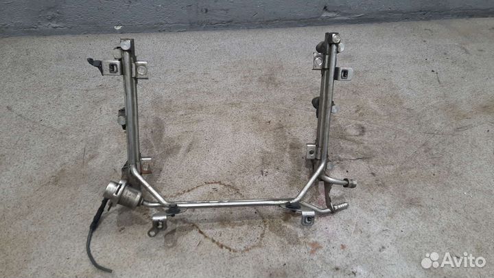 Рампа топливная рейка Audi A6 C5 2.4 1999