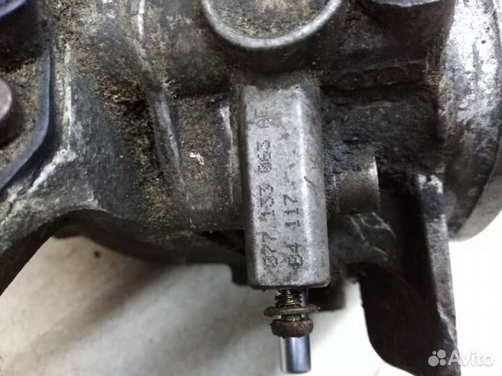 Дроссельная заслонка 077133063AE